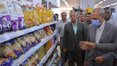 محافظ القليوبية يتفقد السلاسل التجارية للتأكد من تواجد السلع الغذائية وبيعها بالأسعار المناسبة محافظ القليوبية يتفقد السلاسل التجارية للتأكد من تواجد السلع الغذائية وبيعها بالأسعار المناسبة