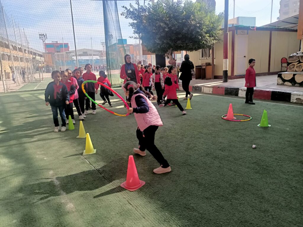 "ساعة لقلبك" أجواء ترفيهية لطلاب شبان بنها 