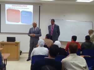 صور - رئيس جامعة بنها يتفقد سير العملية التعليمية والامتحانات بمقر الجامعة بالعبور