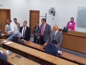 صور - رئيس جامعة بنها يتفقد سير العملية التعليمية والامتحانات بمقر الجامعة بالعبور