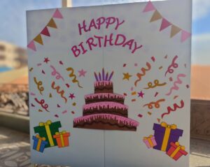 كل عيد وانتم بخير.. شبان بنها تحتفل بأعياد ميلاد ازهارها