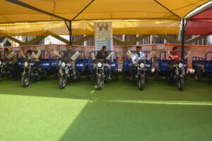 محافظ القليوبية يشهد تسليم مشروع برنامج فرصة تحت شعار "ابدأ وإحنا معاك"