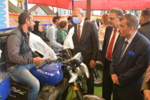 محافظ القليوبية يشهد تسليم مشروع برنامج فرصة تحت شعار "ابدأ وإحنا معاك"