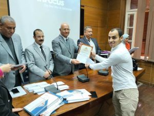 رئيس جامعة بنها يكرم الطلاب الفائزين في المسابقات الثقافية