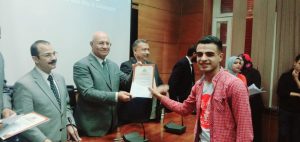 رئيس جامعة بنها يكرم الطلاب الفائزين في المسابقات الثقافية