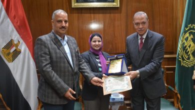 محافظ القليوبية يكرم الفائزين من أبناء المحافظة في نموذج محاكاة مجلس النواب محافظ القليوبية يكرم الفائزين من أبناء المحافظة في نموذج محاكاة مجلس النواب