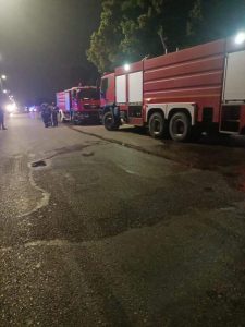 الدفع بـ 12 سيارة إطفاء للسيطرة على حريق بمزرعة بالعبور