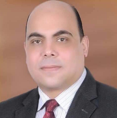 خالد مصطفي أمينا لهندسة شبرا للسنة الثالثة