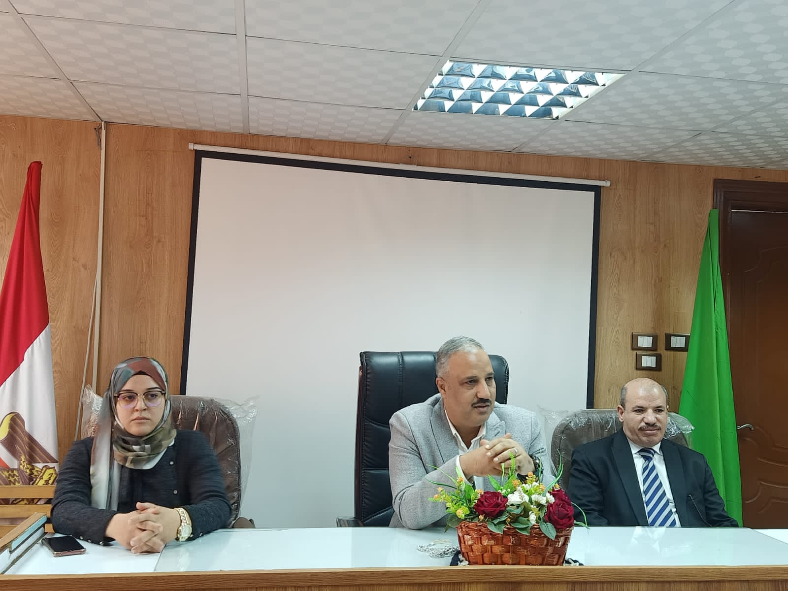قانون "الخدمة المدنية" ضمن برنامج مبادرة المائة قائد بالقليوبية قانون "الخدمة المدنية" ضمن برنامج مبادرة المائة قائد بالقليوبية