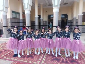 زهرات الشبان فى إستقبال الفنان محمد صبحى