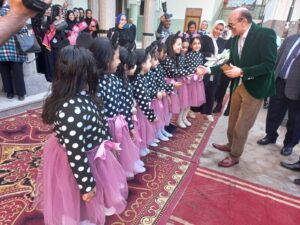 زهرات الشبان فى إستقبال الفنان محمد صبحى