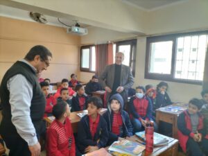 مدير عام شبان ببنها يتابع طلاب الدمج خلال الامتحانات