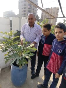 زيارة ميدانية إلى مشروع زراعة الأسطح بمجمع مدارس الشبان