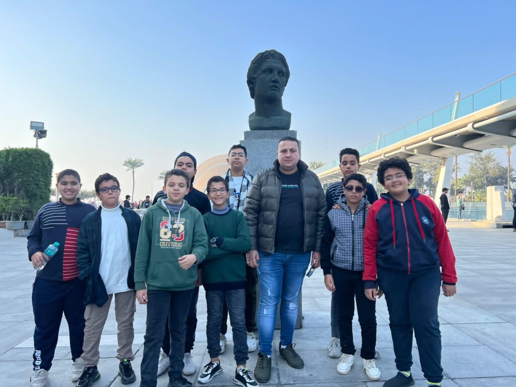 شبان بنها تنظم زياره الى مكتبه الاسكندريه لمشاهده عروض القبه السماويه