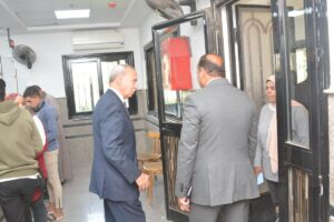 لمتابعة تراخيص المحال .. محافظ القليوبية يتفقد المراكز التكنولوجية لخدمة المواطنين