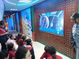 السفر بالصاروخ للمريخ.. تجرية ممتعة لطلاب شبان بنها 