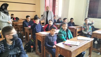 مدير عام شبان بنها يتابع طلاب الدمج خلال الامتحانات