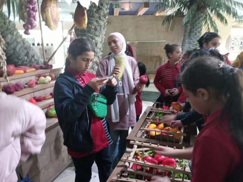 شبان بنها تنظم زيادة لمتحف الطفل