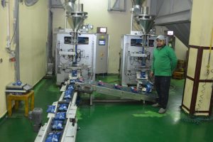 محافظ القليوبيه يتفقد مصنع لـ "الأرز" بالمنطقه الصناعيه بالعبور