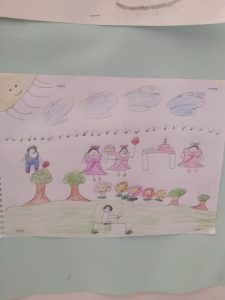 نورا عمرو  إبنة الشبان بمعرض الفنون التشكيلية بقصر ثقافة بنها