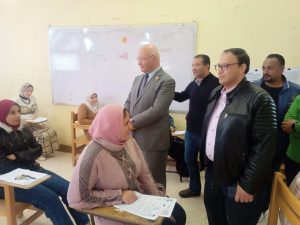 رئيس جامعة بنها يتفقد لجان الامتحانات بـ 3 كليات - صور