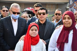 وزير الشباب يفتتح مركز التخاطب وتنمية مهارات القادرون باختلاف ببنها