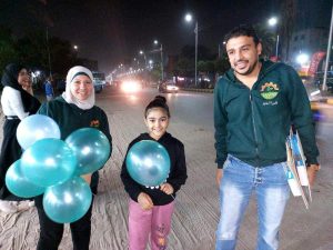 "شبرا الخير" توزع هدايا الكريسماس في شوارع شبرا الخيمة