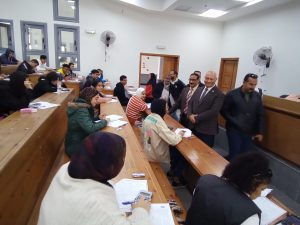 رئيس جامعة بنها يتفقد الامتحانات بالجامعة الأهلية بمقر الجامعة بمدينة العبور