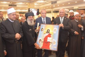 محافظ القليوبية يقدم التهاني للأقباط بمناسبة عيد الميلاد المجيد - صور