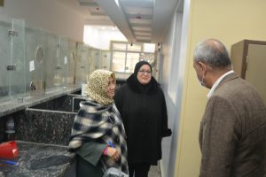 محافظ القليوبية يتفقد إدارات الديوان العام لتقديم التهنئة للموظفين بمناسبة العام الميلادى الجديد