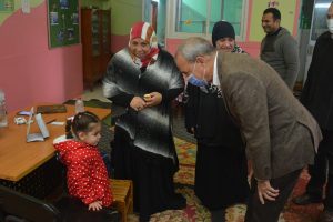 محافظ القليوبية يتفقد إدارات الديوان العام لتقديم التهنئة للموظفين بمناسبة العام الميلادى الجديد