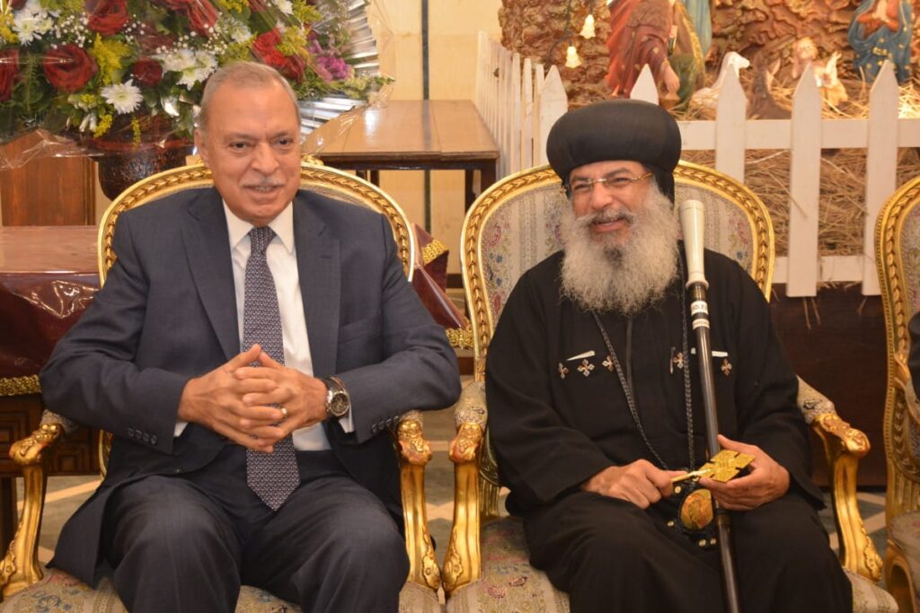 محافظ القليوبية يقدم التهاني للأقباط بمناسبة عيد الميلاد المجيد - صور