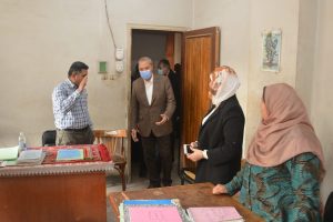 محافظ القليوبية يتفقد إدارات الديوان العام لتقديم التهنئة للموظفين بمناسبة العام الميلادى الجديد