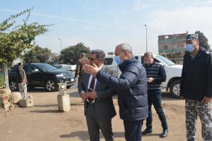 محافظ القليوبية: رفع 300 طن تراكمات وردش مباني على جانبي الطريق بمدينة بنها