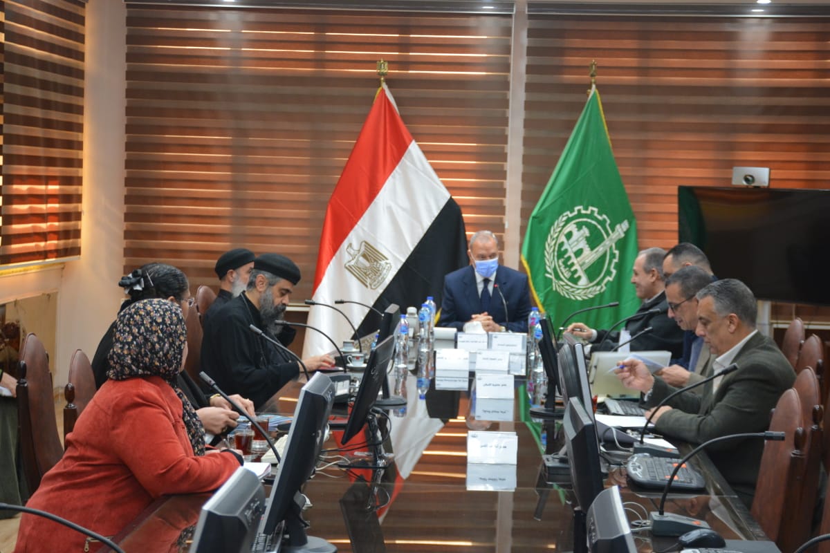 محافظ القليوبية يناقش اشتراطات الحماية المدنية لتأمين الكنائس محافظ القليوبية يناقش اشتراطات الحماية المدنية لتأمين الكنائس