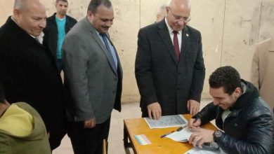 رئيس جامعة بنها يتفقد الامتحانات بكليتي الهندسة والعلوم