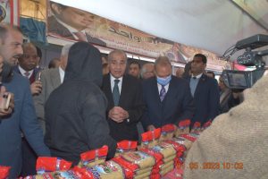 صور - وزير التموين يفتتح معرض أهلا رمضان بشبرا الخيمة