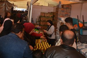 بعد تلقيه شكاوى .. محافظ القليوبية يتفقد معرض أهلا رمضان بشبرا الخيمة