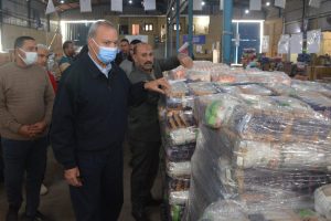 محافظ القليوبية يضبط مخزن بداخله 84 طن سلع غذائية بهدف احتكارها