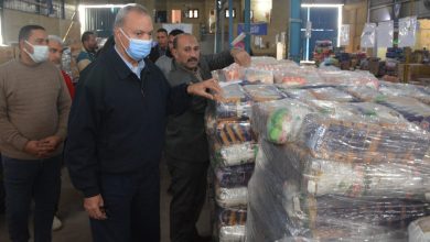 محافظ القليوبية يضبط مخزن بداخله 84 طن سلع غذائية بهدف احتكارها