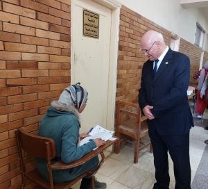 رئيس جامعة بنها يتفقد الامتحانات بكليتي الزراعة والطب البيطرى - صور