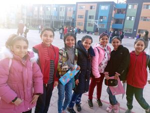 ابتسامة وتفاؤل.. طلاب الشبان يحتفلون بنهاية الامتحانات