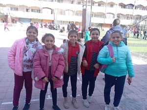 ابتسامة وتفاؤل.. طلاب الشبان يحتفلون بنهاية الامتحانات