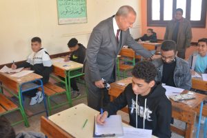 محافظ القليوبية يتفقد سير امتحانات الشهادة الإعدادية بمدارس بنها وكفر شكر