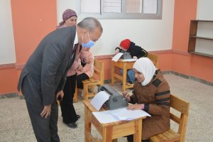 محافظ القليوبية يتفقد سير امتحانات الشهادة الإعدادية بمدارس بنها وكفر شكر