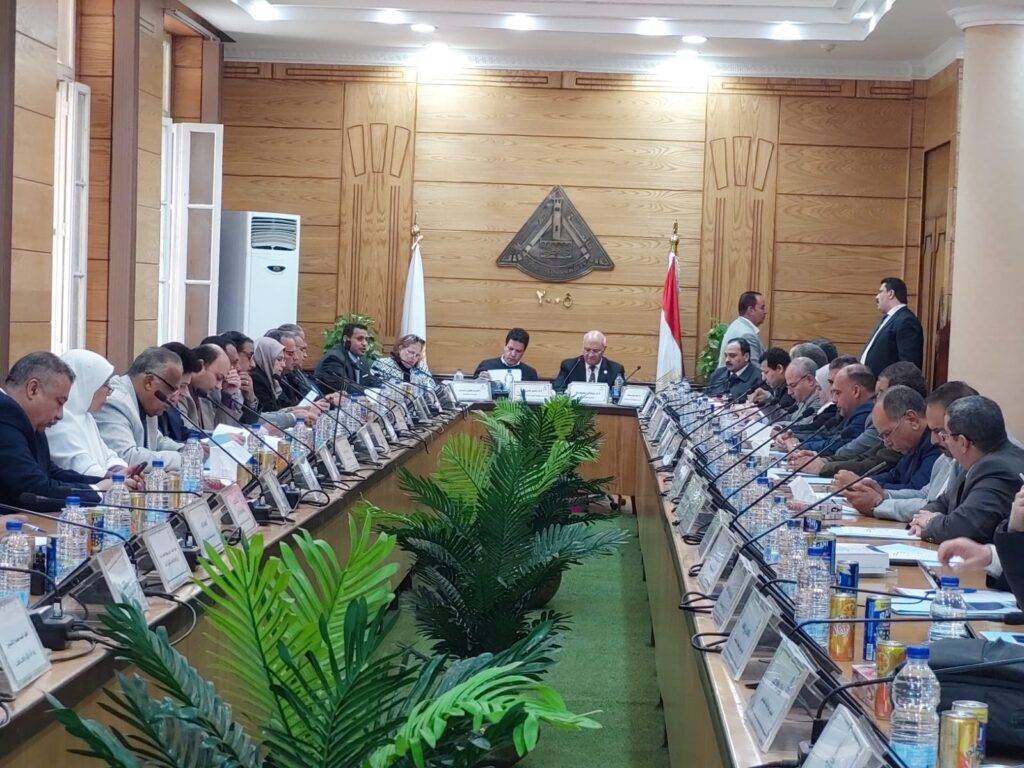 رئيس جامعة بنها: إنجاز 99٪ في منظومة الشكاوى الحكومية الموحدة بالجامعة