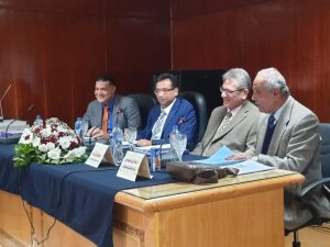 رسالة دكتوراه بطب بنها حول تقييم النتائج قصيرة المدى لإستخدام نصف مفصل الكتف الصناعي