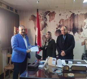 وكيل وزارة الشباب والرياضة بالقليوبية يكرم الممثل القانوني لهيئة الشبان العالمية ببنها