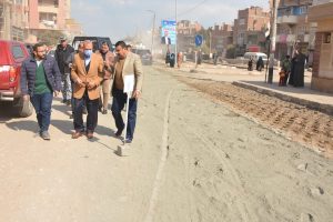 محافظ القليوبية يتابع مشروعات المبادرة الرئاسية «حياة كريمة» في قطاعي الطرق والصحة