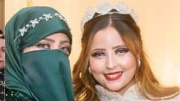 الإعدام شنقًا للمتهمة بإنهاء حياة والدتها بمساعدة عشيقها في بورسعيد الإعدام شنقًا للمتهمة بإنهاء حياة والدتها بمساعدة عشيقها في بورسعيد